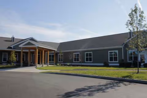 Horizons Living & Rehab Center exterior, a single-story building with a covered entrance.