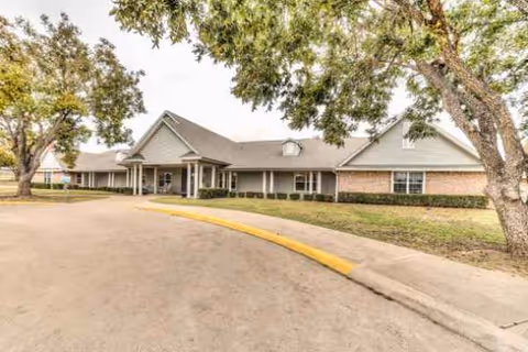 Front exterior view of Laurel Glen at Stephenville Assisted Living facility.