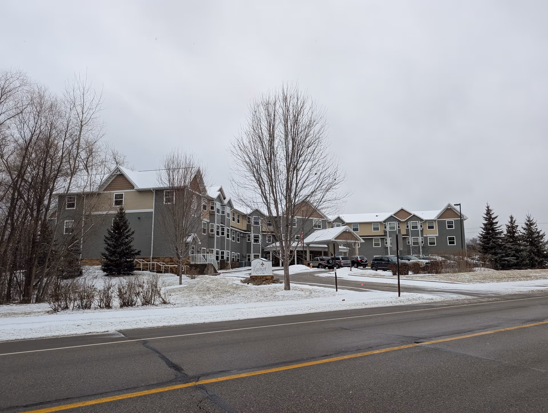 Photo 2 of The Landmark Of Fridley