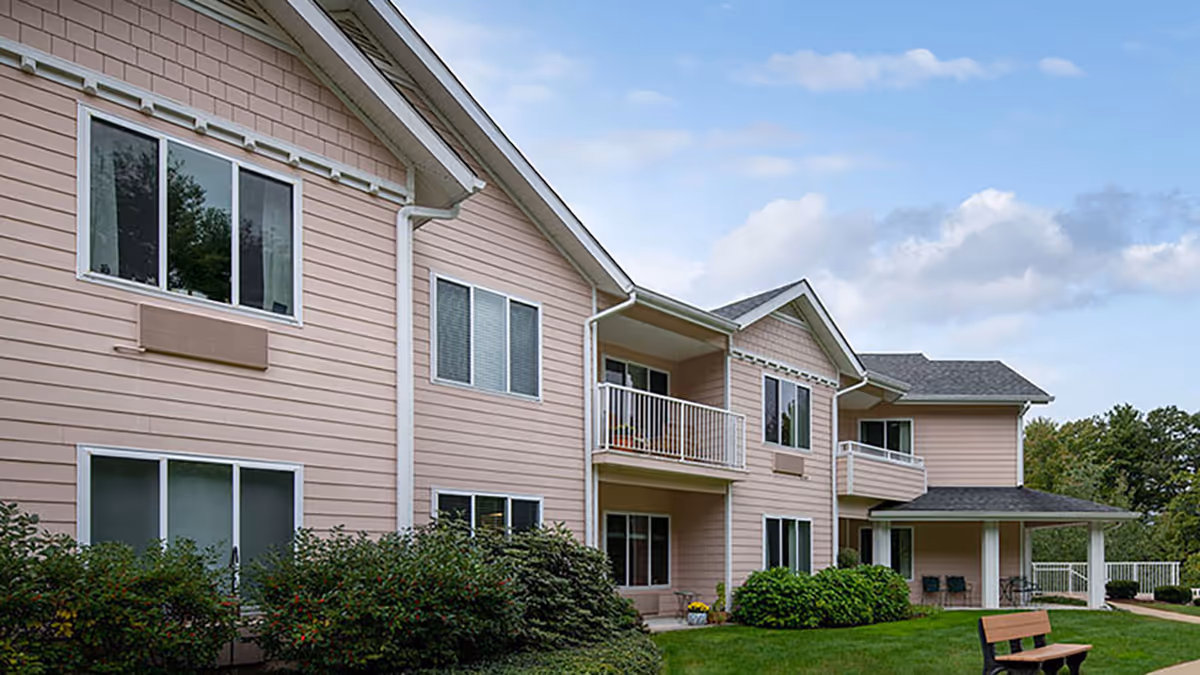 Photo 5 of Holiday Maple Suites