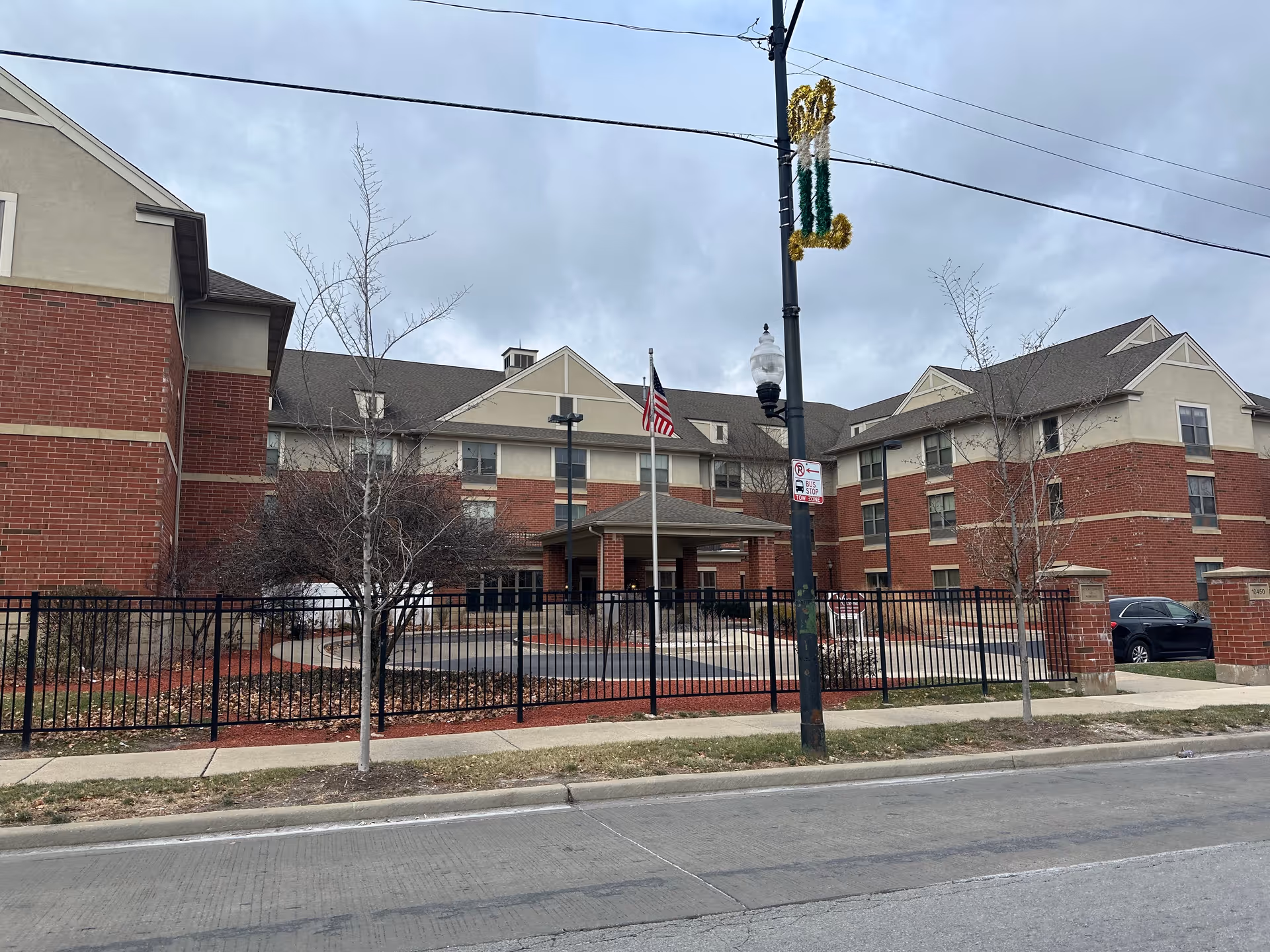 Exterior view of the Victory Centre of Michigan Ave, a supportive living and memory care facility.