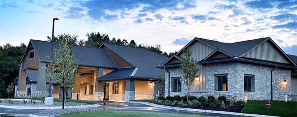 Exterior view of Volante Senior Living of Lake Orion building.