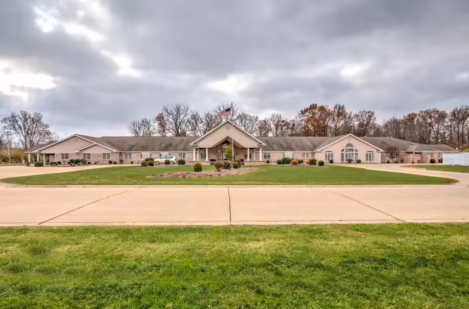 Exterior view of Brookstone Estates of Paris, a single-story senior living facility.