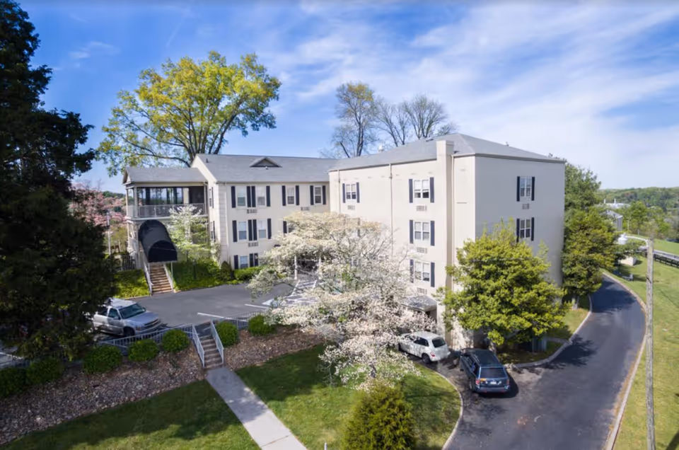 Photo 4 of River Oaks Place - Loudon