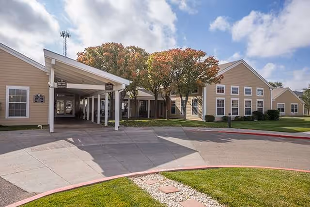 Front view of Goodlife Senior Living and Memory Care Amarillo with a covered entrance.