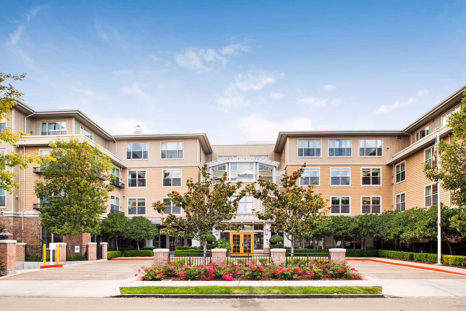 Wide view of Ivy Park at Palo Alto exterior building with landscaped entrance