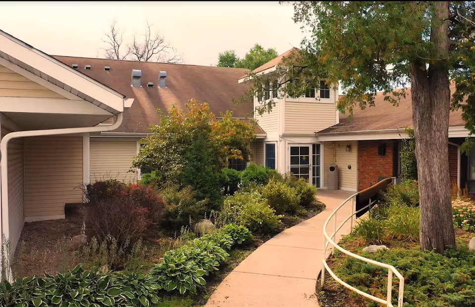 Photo 4 of Parmly on the Lake - Vindauga View