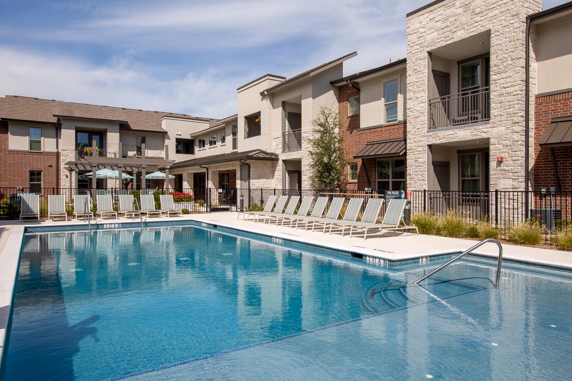 Photo 3 of The Luxe at Rowlett